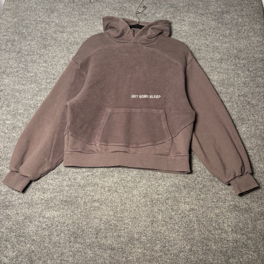 Get Some Sleep 'Everyone I Love Is Here' Fleece Panel Cropped Hoodie‎ - Brown